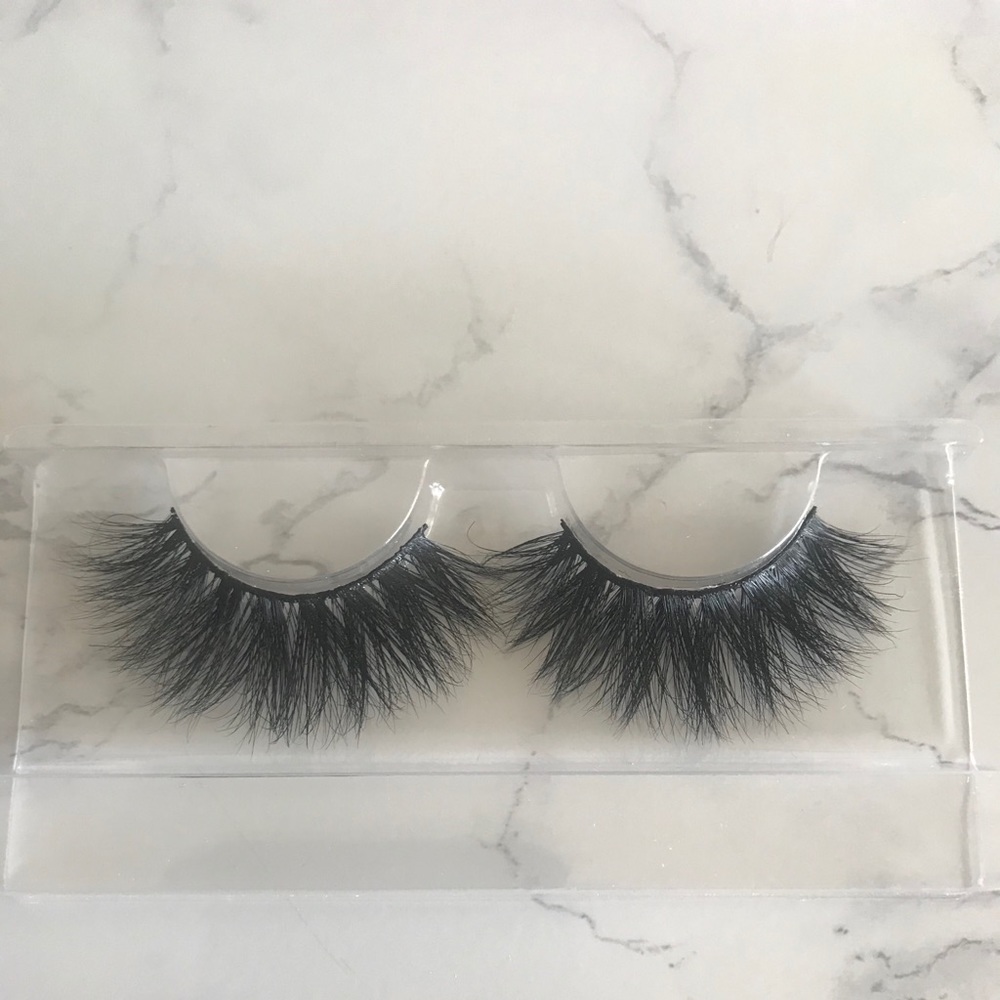 BaddieGirl#Lashes by Perla